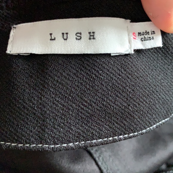 Lush Black Contrast Stitch Button Front Short Sleeve Tie Waist Jumpsuit - Picture 11 of 12